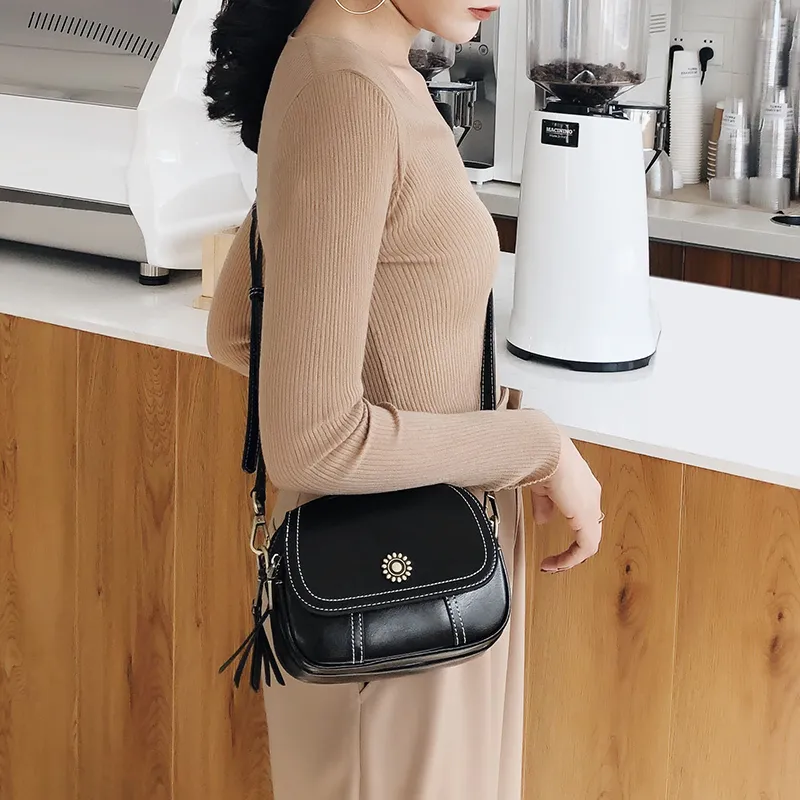 Narandu Cow Leather Small Round Bag Crossbody Bag Shoulder Bag Trumpets Women's Black-3