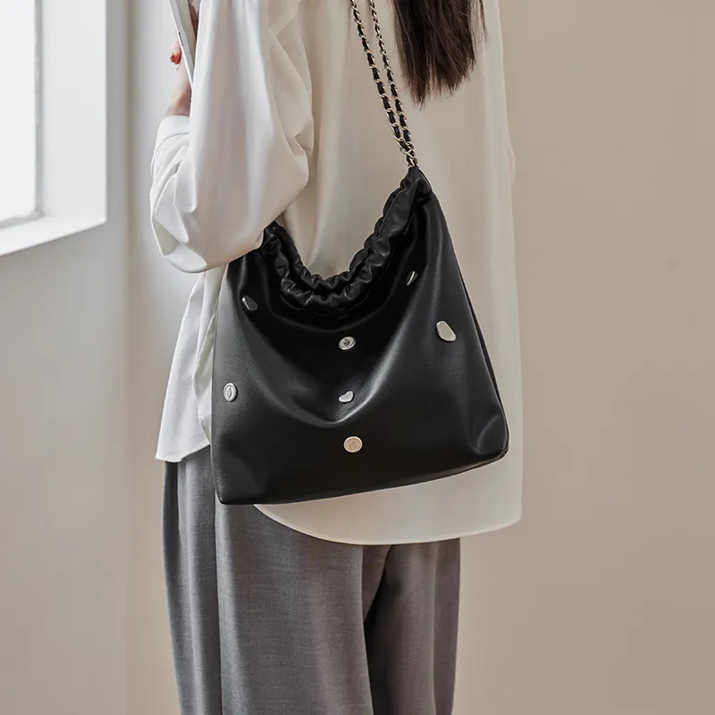 Narandu Synthetic Leather Chain Bag, Tote Bag, Crossbody Bag, Shoulder Bag Large Size Women's Black-4