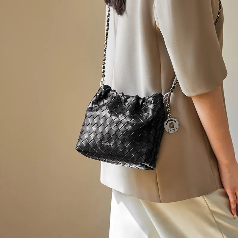 Narandu Crossbody Bags-2