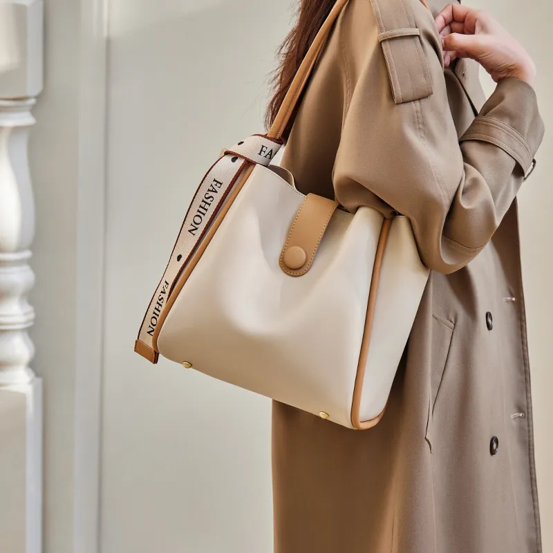 Narandu Cow Leather With Synthetic Leather Shoulder Bag Large Size Women's White & Apricot-3