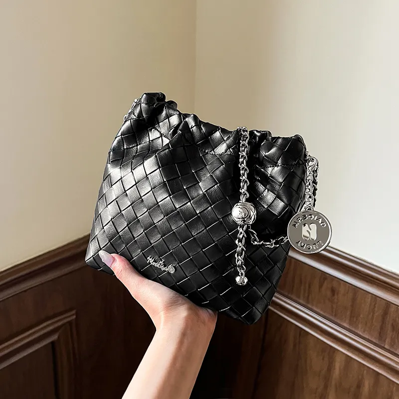 Narandu Crossbody Bags-4