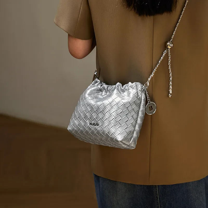 Narandu Crossbody Bags-11