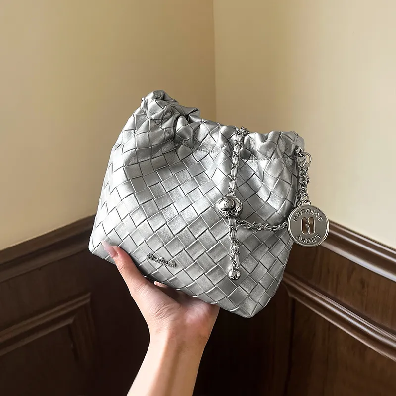 Narandu Crossbody Bags-13