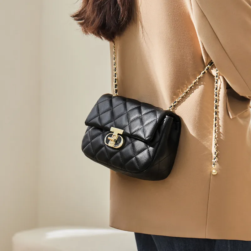 Narandu Cow Leather One Shoulder Chain Bag, Small Square Bag Trumpets Women's Black/Ecru-26