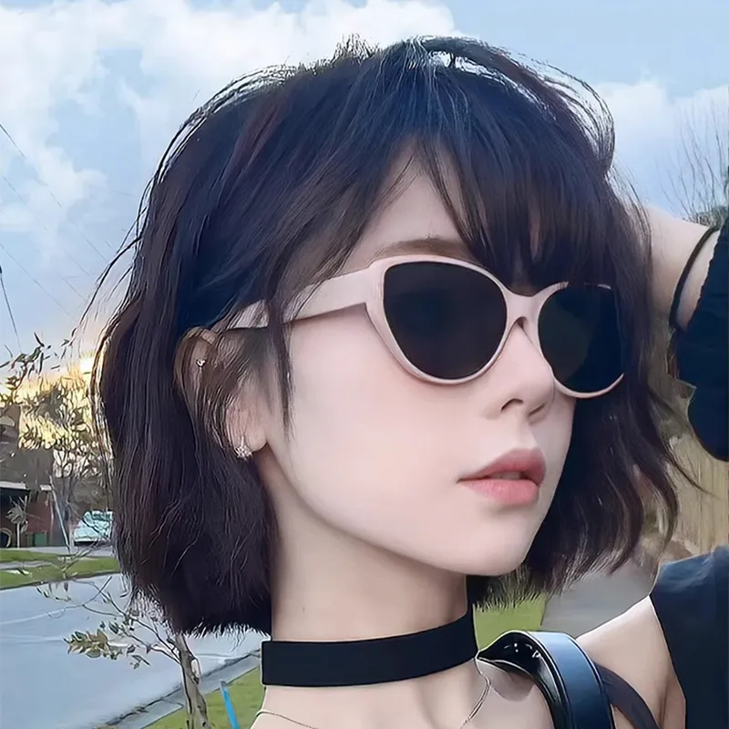 LASHION Plate Frame Cat Eye Sunglasses Women's-3