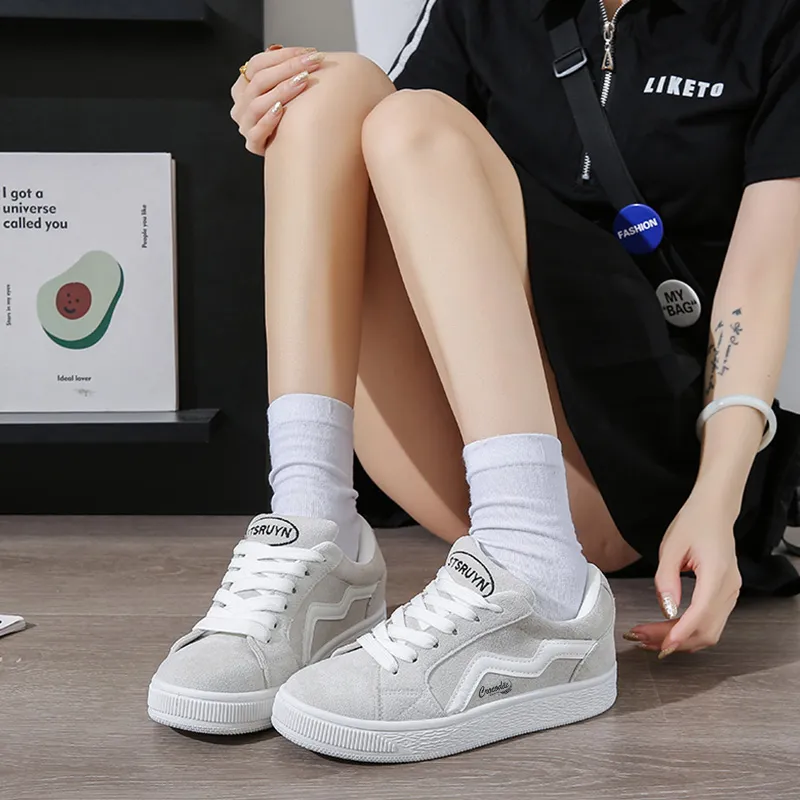 Crocodile Low Top Skateboard Shoes Women's-8
