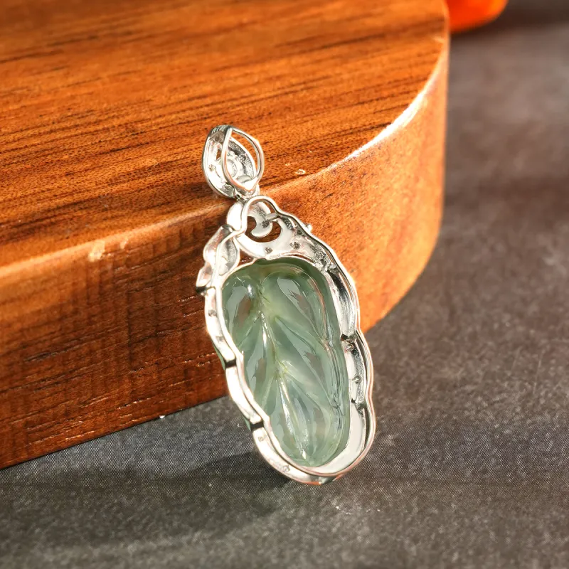 XIAOLIUJADE Ice Glutinous Jadeite Necklaces Unisex-3