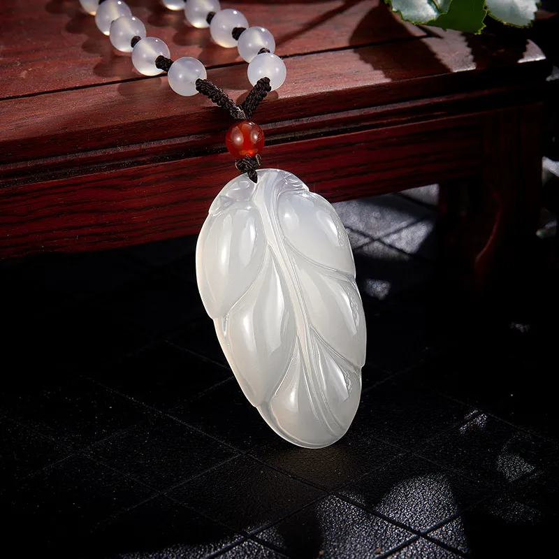 SEAZA Natural Chalcedony Pendant Necklaces Unisex-1
