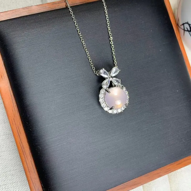 Yu Decheng Chalcedony Necklaces Women's-10