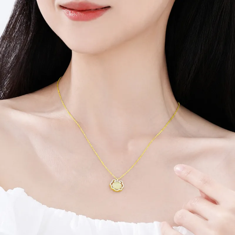 Lao Feng Xiang Necklaces Pale Greenish White Jade Women's-1