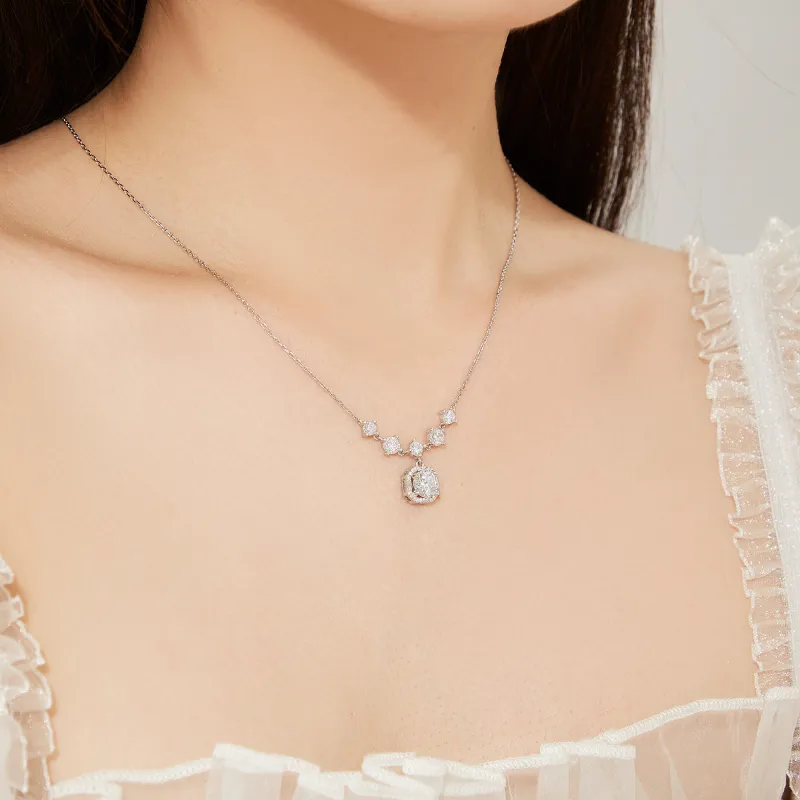 Lao Feng Xiang S925 Silver Necklaces Women's-11