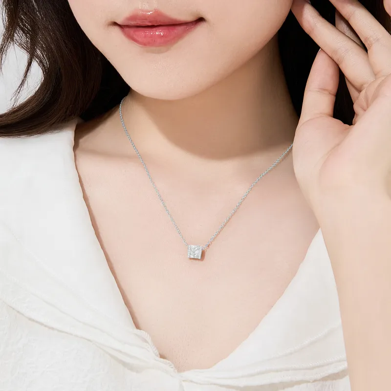 Lao Feng Xiang S925 Silver Necklaces Women's-8