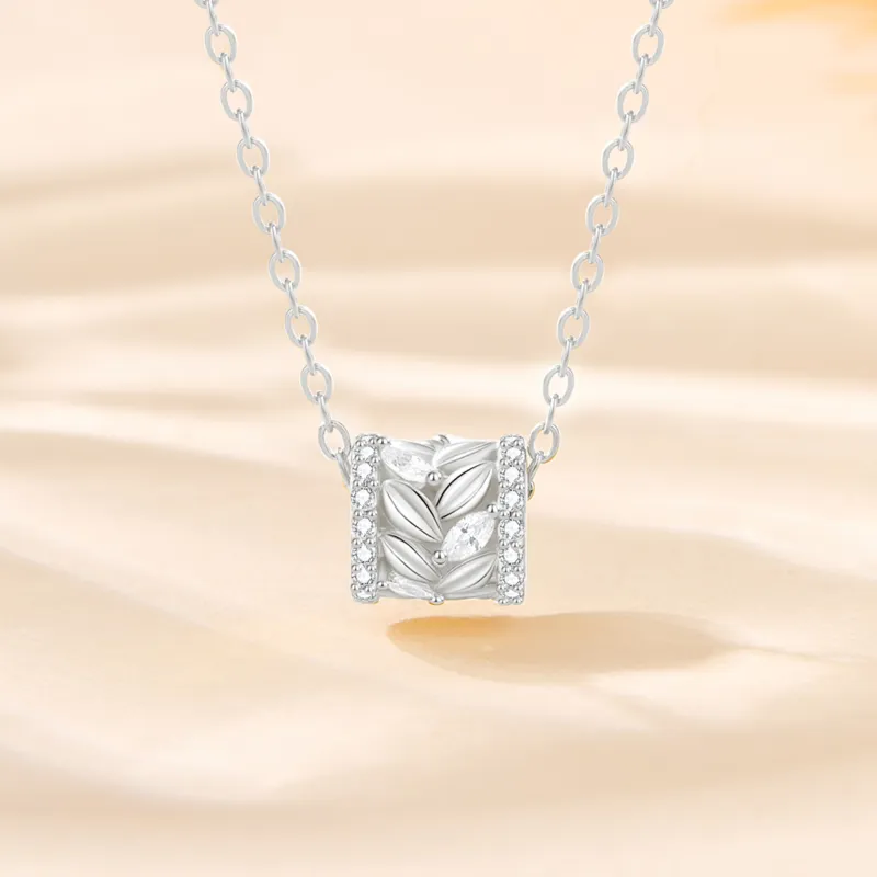 Lao Feng Xiang S925 Silver Necklaces Women's-6