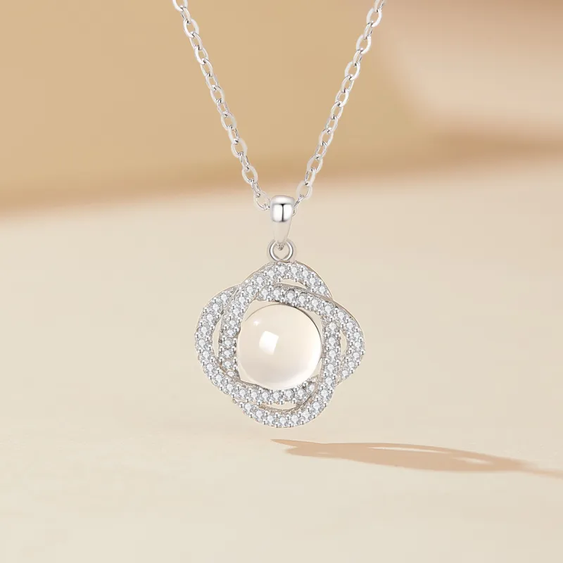 Lao Feng Xiang Natural Chalcedony Necklaces Women's-1