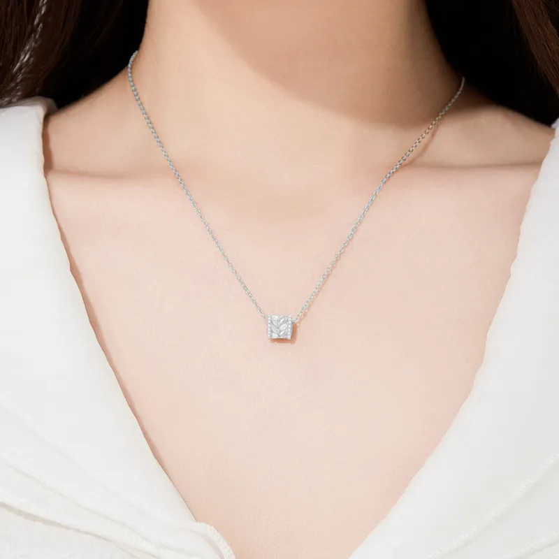 Lao Feng Xiang S925 Silver Necklaces Women's-9