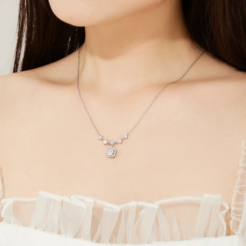 Lao Feng Xiang S925 Silver Necklaces Women's-9