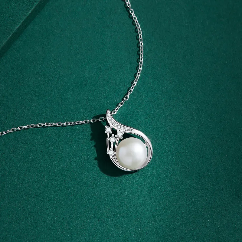 Lao Feng Xiang Pearl Necklaces Women's-1