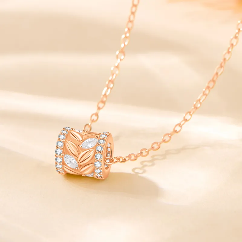 Lao Feng Xiang S925 Silver Necklaces Women's-12