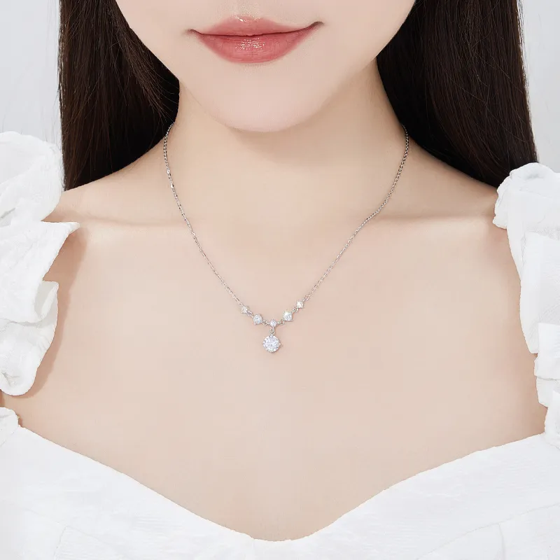 Lao Feng Xiang S925 Silver Necklaces Women's-6
