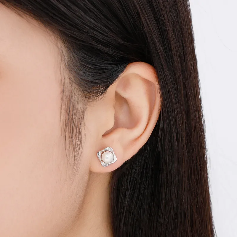 Lao Feng Xiang Pearl Stud Earrings Women's-1