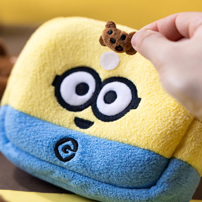 MINIONS Clutches-1