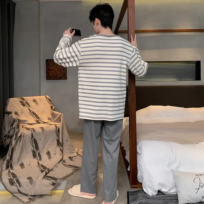 WOLFSFUL Pajama Set Men's Soft Gray Stripes-1