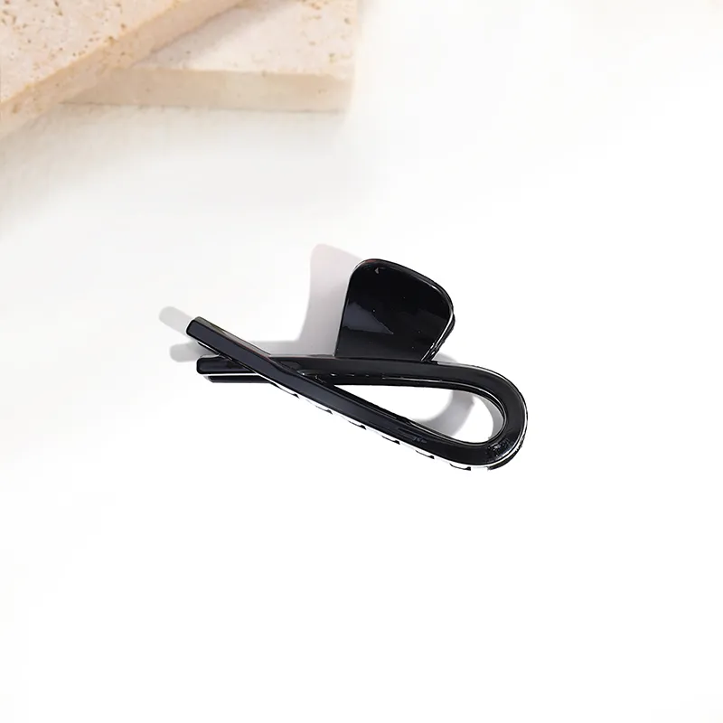 MIDNIGHT MOMENT Plastic Hair Clips Women's-1