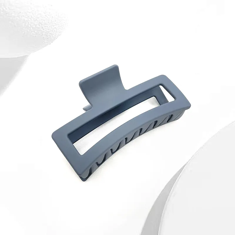 MIDNIGHT MOMENT Plastic Hair Clips Women's-11