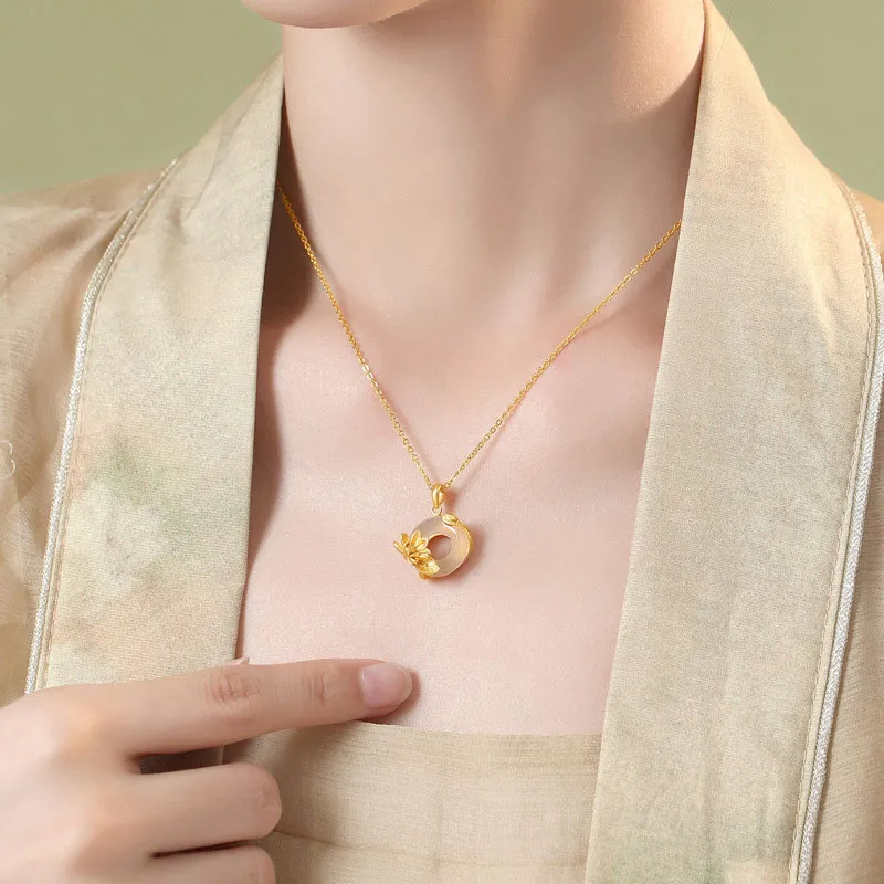 MIDNIGHT MOMENT Chalcedony Necklaces Women's-1