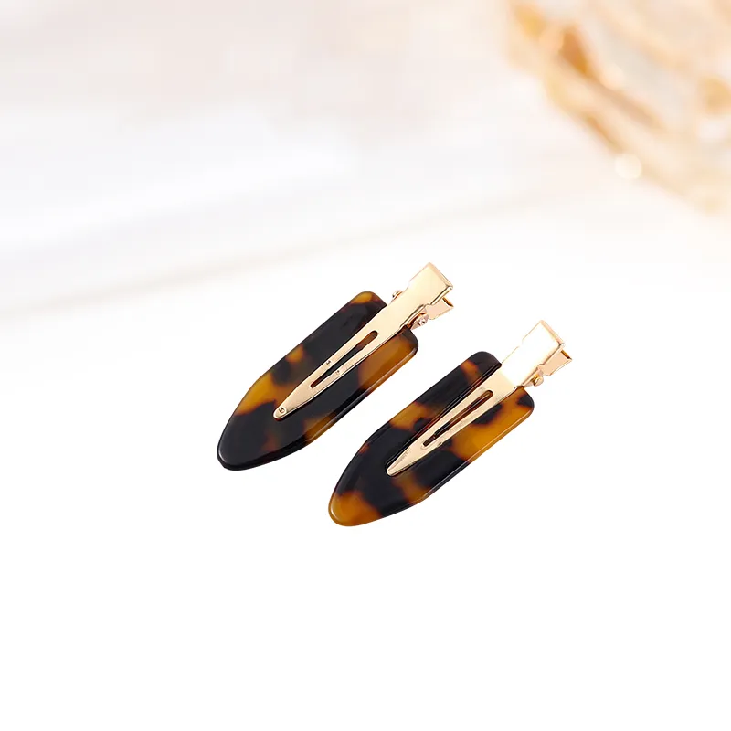 MIDNIGHT MOMENT Acrylic Hair Clips Women's-10