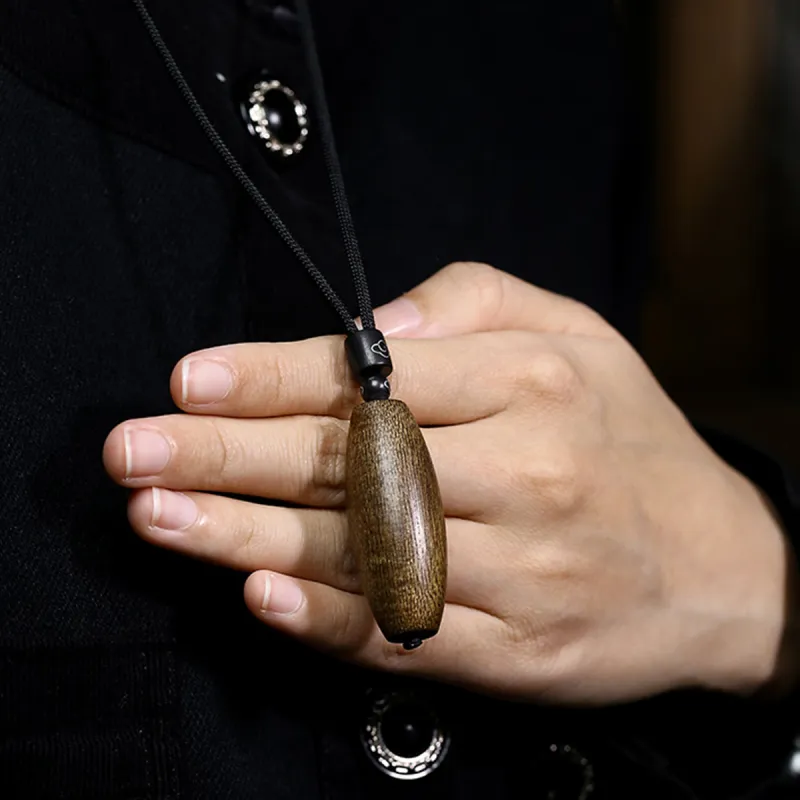 Gianina Agarwood Pendants Unisex-4