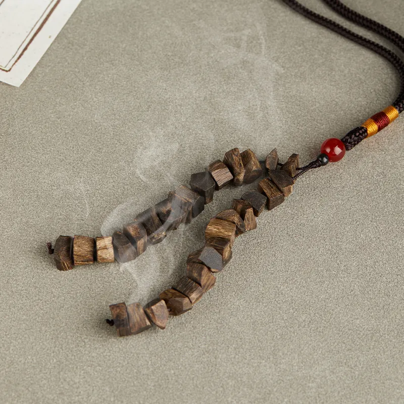 Gianina Agarwood Pendants Unisex-4