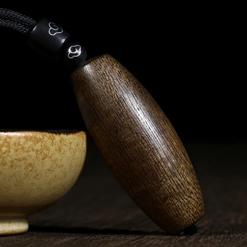 Gianina Agarwood Pendants Unisex-7
