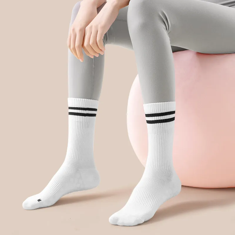 FUGEER x YUNDONGZHIJIA Mid Calf Socks Women's-1