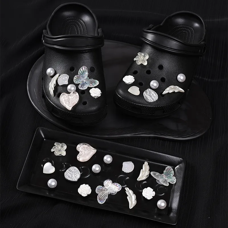 ZUOWEISHIJIA Resin Buckle Shoes With Flowers Unisex-3
