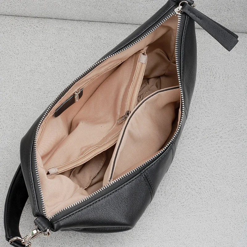 VANDEE Cow Leather Shoulder Bag Women's Black-3