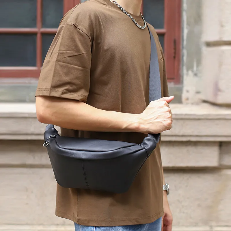 VANDEE Cow Leather Sling Bag Men's Black-1