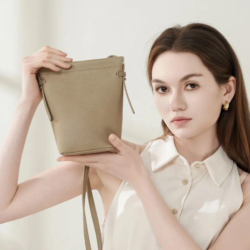 VANDEE Cow Leather Shoulder Bag Regular Women's Multicolor-1