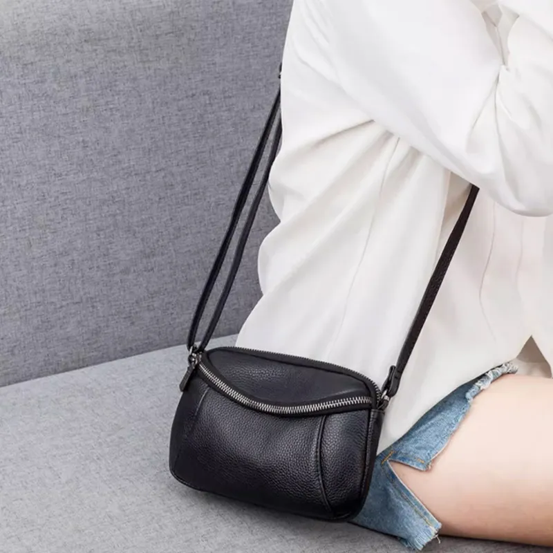 VANDEE Cow Leather Shoulder Bag Crossbody Bag Regular Women's Black-1