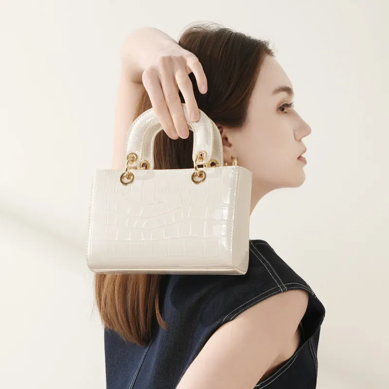 VANDEE Cow Leather One Shoulder Handbag Regular Women's Multicolor-3