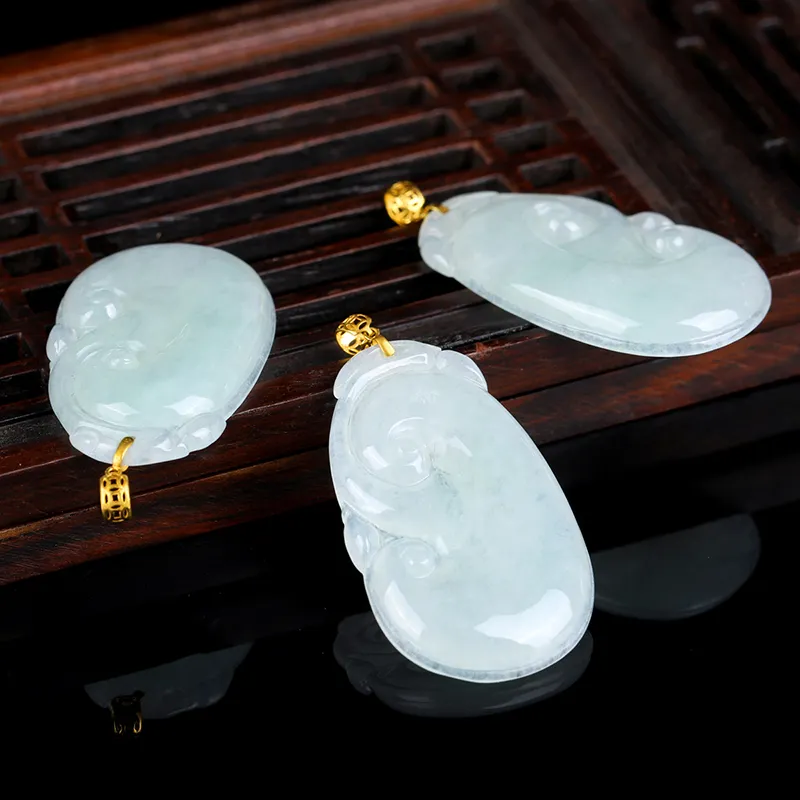 Yi Zhen Ge Ice Glutinous Jadeite Pendants Unisex-4