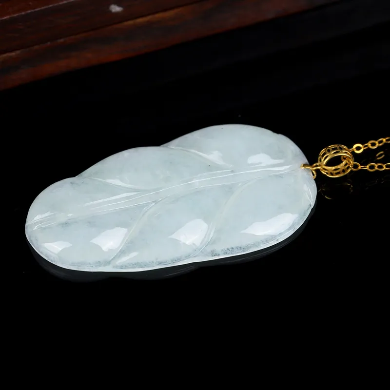 Yi Zhen Ge Glutinous Jade Jadeite Pendants Unisex-6