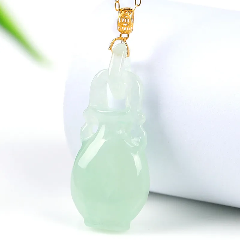 Yi Zhen Ge Ice Glutinous Jadeite Necklaces Unisex-1