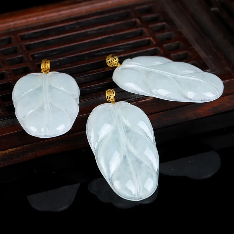 Yi Zhen Ge Glutinous Jade Jadeite Pendants Unisex-7