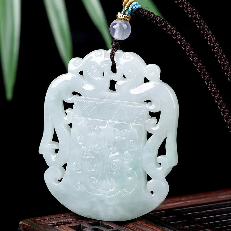 Yi Zhen Ge Glutinous Jade Jadeite Necklaces Unisex-1