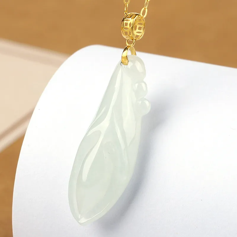 Yi Zhen Ge Ice Glutinous Jadeite Pendants Unisex-2