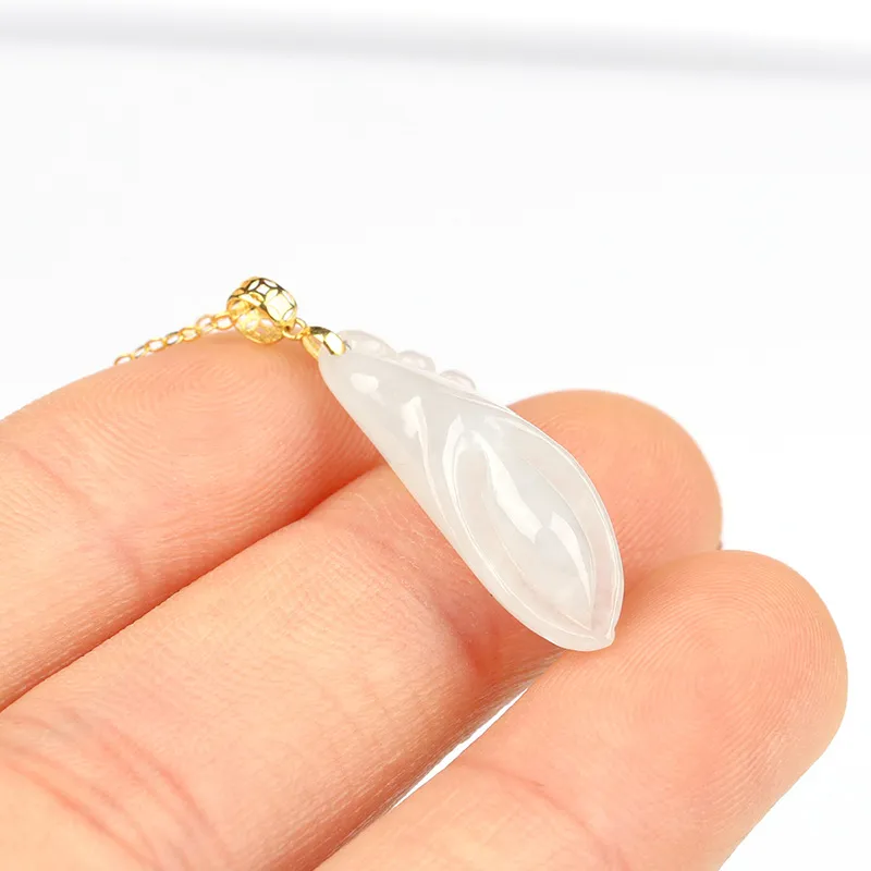 Yi Zhen Ge Ice Glutinous Jadeite Pendants Unisex-5