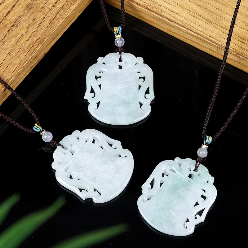 Yi Zhen Ge Glutinous Jade Jadeite Necklaces Unisex-6