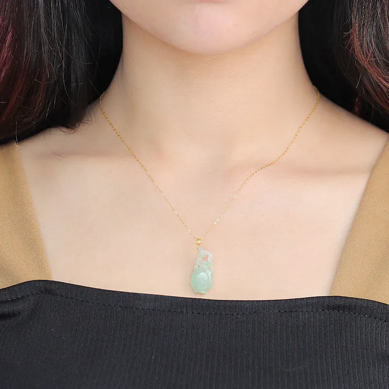 Yi Zhen Ge Ice Glutinous Jadeite Necklaces Unisex-5