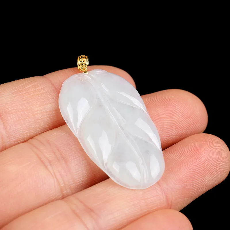 Yi Zhen Ge Glutinous Jade Jadeite Pendants Unisex-5